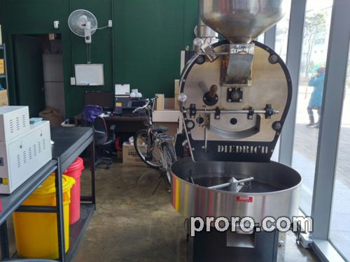 DIEDRICH 戴奇咖啡烘焙机 无烟无味 后燃机 安装案例 - 2run Coffee咖啡店。