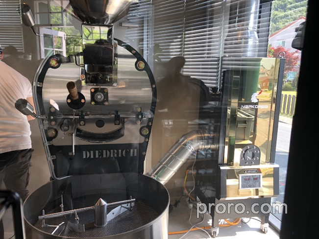 DIEDRICH 戴奇咖啡烘焙机 后燃烧器系统 安装案例 - Woosan Coffee Roasters咖啡店。