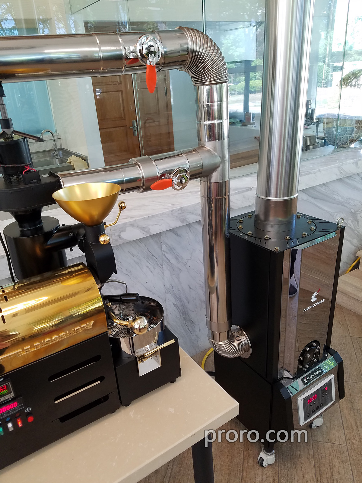 FUJIROYAL 富士皇家 1公斤 DISCOVERY咖啡烘焙机 并联方式 安装 后燃机 案例。