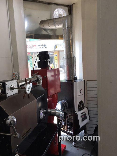 ROYPER 咖啡烘焙机 除烟消味 后燃机 安装案例 - WeHan Coffee咖啡工作室照片。
